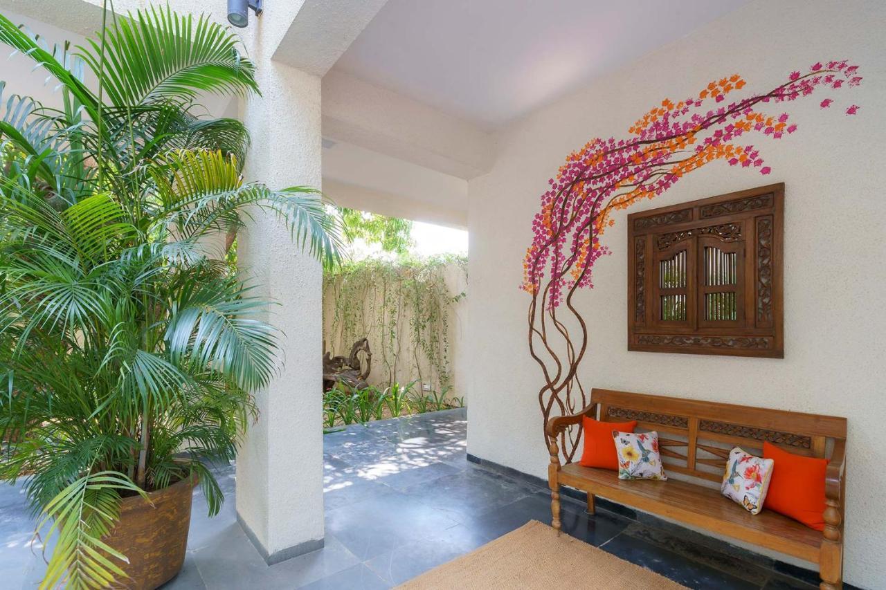 The Leaf: Stayvista's Poolside Oasis with Indoor Games Alibag Exterior photo